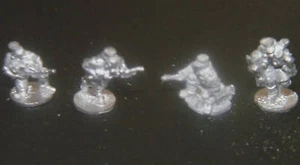 SHQ BB5 1/76 Diecast WWII Two Free French Bren Teams (Advancing+Firing) 4 figs. - Imagen 1 de 1