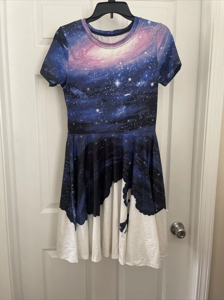  Vestido de patinador acampanado y calce manga gorra estampado Galaxy  Foto 1 de 3