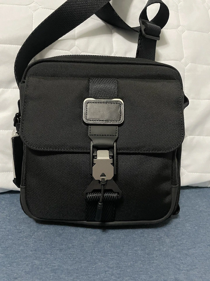NUEVO Bolso Bandolera Tumi ALPHA BRAVO JUNIOR 9.5” - NEGRO Foto 1 de 4