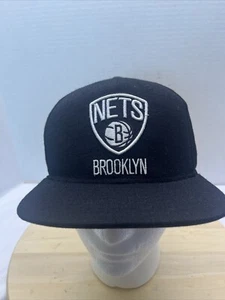 Gorra de béisbol negra Adidas de los Brooklyn Nets (NBA) H1 - Imagen 1 de 6