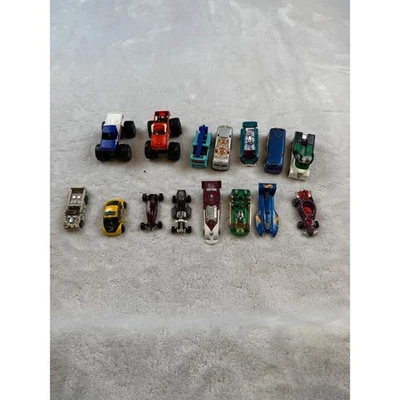 Hot Wheels Lote Monster Trucks Coches de Carreras Autobús Escolar Diecast Juguetes de Metal Foto 1 de 4