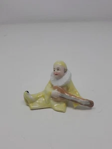 Vintage Biskuit Pierrot Germany Miniatur Tischkartenhalter Spielinstrument - Bild 1 von 5