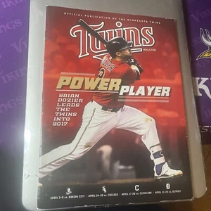 2017 Official Publications Of Minnesota Twins Magazine Vol 57 No.1 Brian Dozier - Picture 1 of 3