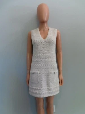Nuevo con etiquetas Vestido Suéter Chanel 21B Crudo/Plateado Tejido Cuello en V Sin Mangas F 34/US 2 Foto 1 de 4