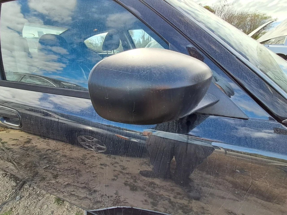 2009 DODGE CHARGER Passenger Side Power Mirror Assembly Black Used 128-01783R - Image 1 of 4