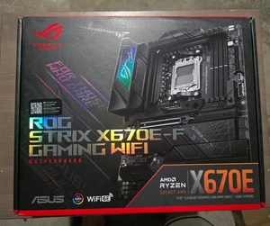 ASUS ROG STRIX X670E-F GAMING WIFI AMD X670 AM5 RyzenT™ - Zdjęcie 1 z 4