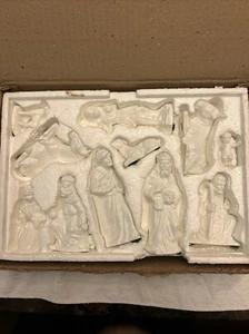 VIntage 11 piece Porcelain Figurine Nativity Manger Set White Christmas - Picture 1 of 1