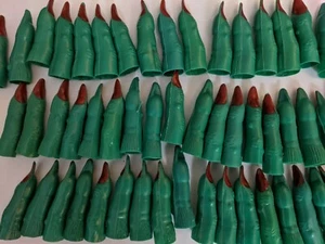 Witches Fingers Kinder Größe x 50 brandneu lose verpackt kostenlos UK Porto Alter 3+ Jahre - Bild 1 von 4
