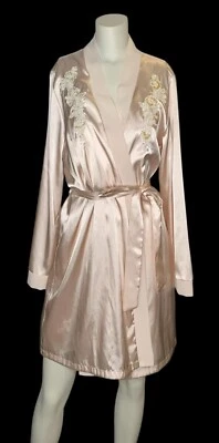 Conjunto De Vestido Sin Mangas Linea Donatella Rosa Satinado Bordado Encaje Bata y Chemise De Colección S Foto 1 de 4