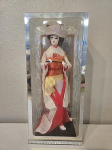 Geisha Girl vintage de 13,5" en estuche de cristal - Imagen 1 de 9