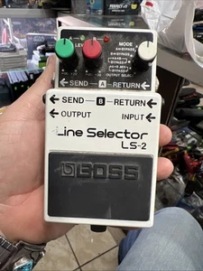 Pédale d'effets Boss Line Selector LS-2 pour guitare - Photo 1 sur 6