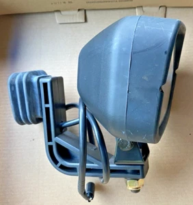 OEM Case New Holland 87733061 - Worklamp Assembly w/ Bracket, Halogen 12v 55w - Picture 1 of 11