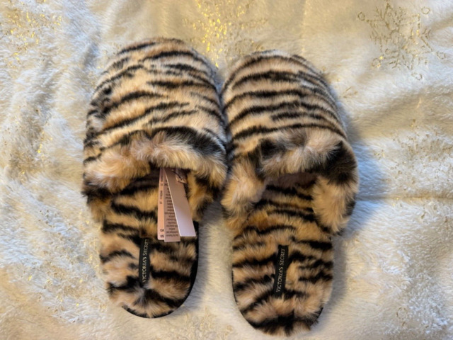 New! Dolce & Gabbana Faux Fur Tiger Slipper Mens Size 11 US 44 Eur. MSRP  $725 | eBay