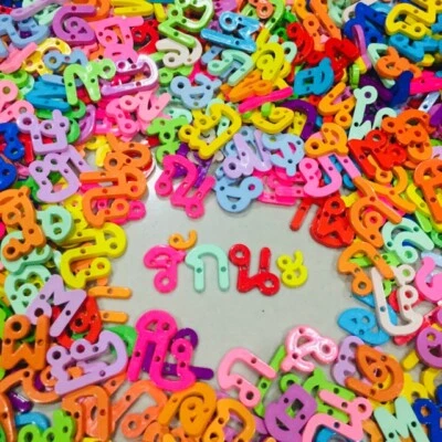 Resina tailandesa letras consonante 44 + vocal 29+ tonos 4 letras tamaño fuente 1,3x1,6 cm Foto 1 de 4