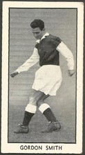 D C THOMSON-FAMOUS FOOTBALLERS-1956-#17-HIBERNIAN & SCOTLAND-GORDON SMITH