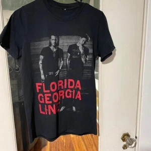 Camiseta negra y roja Florida Georgia Line Tour #country - Imagen 1 de 2