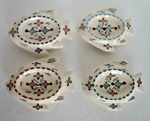 PLATO DE JABÓN EN FORMA DE PESCADO DE CERÁMICA PINTADA A MANO * CERÁMICA SAFI - Imagen 1 de 9