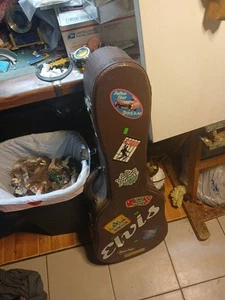 Raro MGM Home Video Ultimate SOLO 3 Elvis VHS Juego de Película Estuche de Guitarra 4686/5000 - Imagen 1 de 11