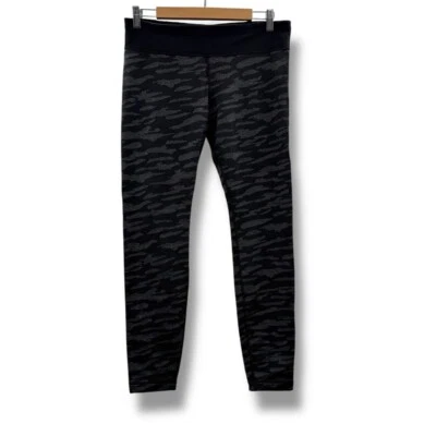 Under Armour Fitted HeatGear Black & Gray Camo Mid Rise Leggings Sz L - Image 1 of 4