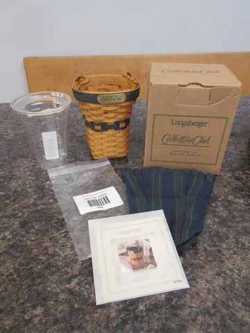 Longaberger Renewal Basket  2001  COA Collectors Club NEW NIB Cover