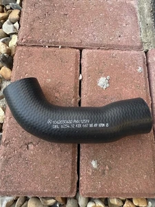 Genuine Mercedes-Benz Radiator Hose 1042300482 - Picture 1 of 3
