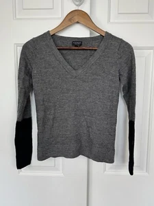 Club Monaco 100% Merino Wool Sweater Women’s Sz Medium V Neck Pullover Gray - Picture 1 of 6