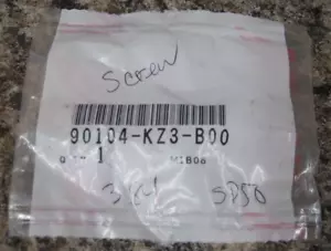 HONDA Genuine Parts SCREW 90104-KZ3-B00 OEM NOS vtx1800 vtx1300 xr650r crf50f - Picture 1 of 3