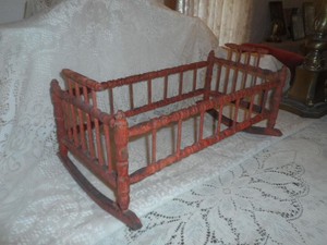 cuna de muñecas madera