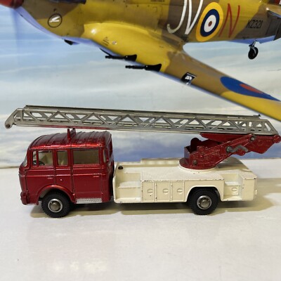 Lot De 2 Dinky : Supertoys 956 + Dinky GB Fiat 2300 (occasion)