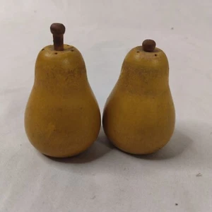 Vintage Miniatur Salz- und Pfefferstreuer aus Holz mit Birnen - Bild 1 von 3