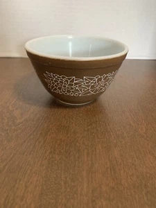 Vidrio Pyrex vintage 1 1/2 pt. Cuenco mezclador Woodland Brown 750 ml # 401 - Imagen 1 de 9
