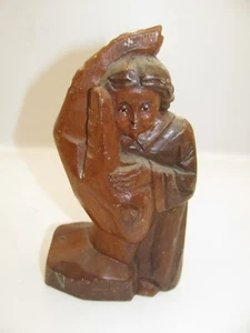 Escultura de madera del Niño Jesús sostenida por mano protectora de colección mano de Dios tallada 6" - Imagen 1 de 5