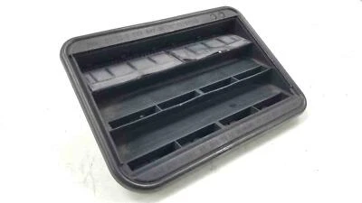 13 - 18 BMW 320I REAR RIGHT SIDE QUARTER PANEL AIR VENT DRAFTER PN: 64229284647 - Image 1 of 4