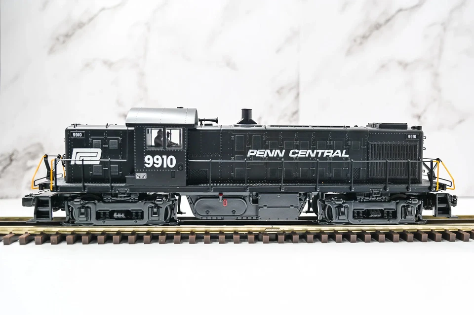 MTH RailKing Penn Central Alco RS 1 Diesel Engine | RailKing | O Scale - Image 1 of 4