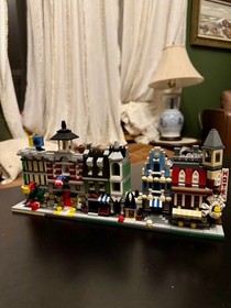 LEGO Promotional: Mini Modulars (10230)