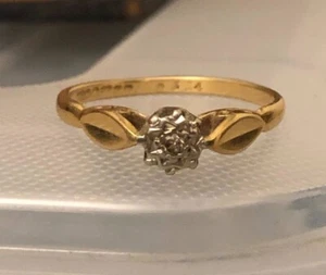 Vintage 18K Yellow Gold Round Diamond Shaped Shoulders Ring Size 6 3/4 ๐ - Picture 1 of 6