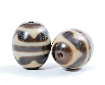 Culturas Nepalesas Tibetanas del Himalaya Dzi Zee Doble Tasso Oración Amuleto Mala Bead Foto 1 de 4