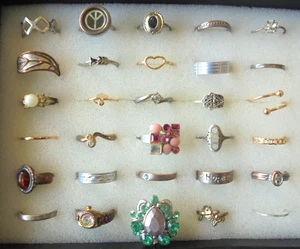 Ringe Konvolut 30 Stück zusammen verschiedene Designs,Größen,Farben.... Nr. 4222 - Bild 1 von 8