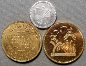 3 Chicago: Howie’s, Bankers Building Cocktail Lounge, 105 W. Adams St. - 1,00 + - Foto 1 di 1