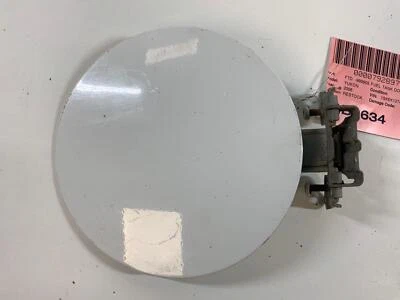 2000 - 2006 GMC Yukon Summit White 50U Fuel Tank Door Foto 1 de 4