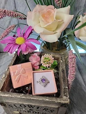 BOMB PARTY 🎈 RBP4684 * SHE'S ALL MAGIC * LAVENDER QUARTZ/RHODIUM 10 码戒指 — 第 1/4 张图片