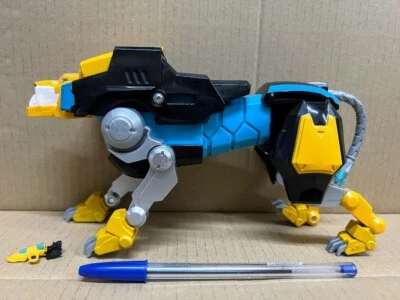 Playmates Voltron 2017 Combinable Yellow Blue Lion Action Figure loose packed - Image 1 of 4