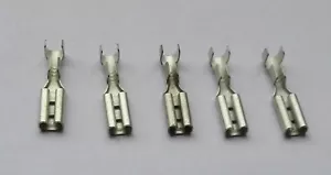 2KCT300 -5 x Hornby Push On Repuesto 2,8 mm x 0,5 mm conectores de pala de campo de anillo - Imagen 1 de 7