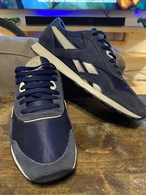 Zapatilla deportiva clásica de nailon Reebok para hombre 39749 Team azul marino/platino talla 12 de EE. UU. Foto 1 de 4