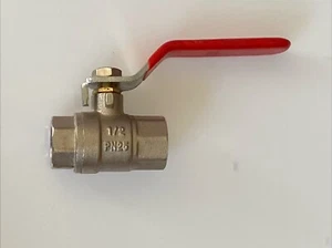Valvola a sfera tipo leva flusso completo 1/2" 15mm manico rosso femmina quarto giro - Foto 1 di 5
