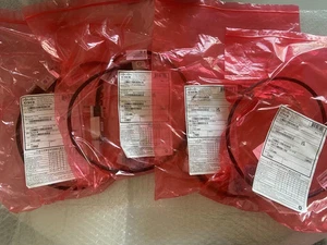 1 szt. Cisco STACK-T4-1M Kabel do układania w stosy 1M do modułu stosu Catalyst 9200L - Zdjęcie 1 z 3