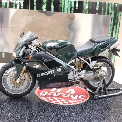MINICHAMPS 1/12 DUCATI 996 Matrix Reloaded Trinity 122120002 - Image 1 of 4