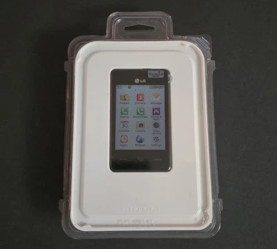 LG 840G Prepaid Phone TracFone Black New  - Image 1 of 4