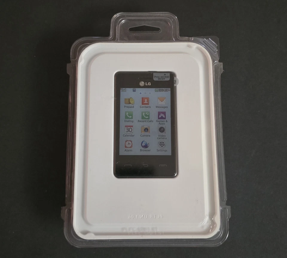 LG 840G Prepaid Phone TracFone Black New  - Image 1 of 4