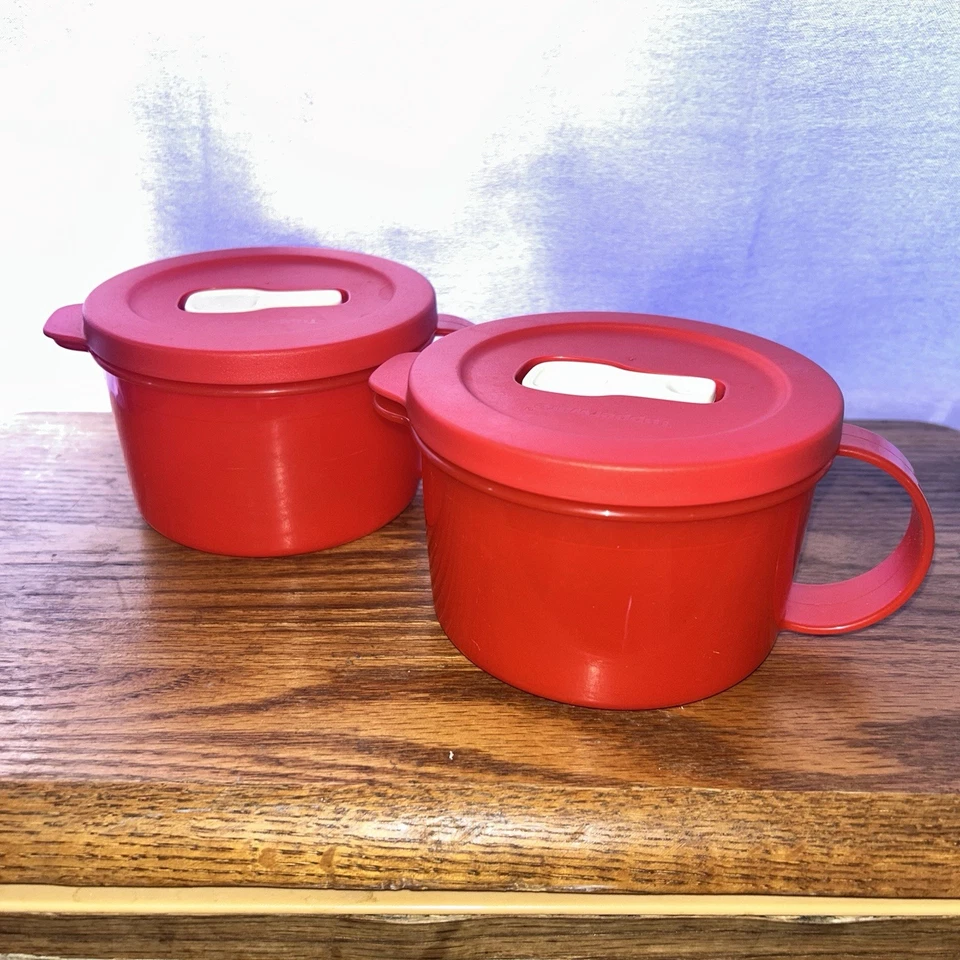 Tupperware Crystalwave Plus tazze da zuppa microonde riscaldabili rosse 16 oz set di 2 - Immagine 1 di 4